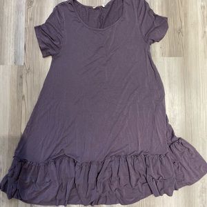 Purple dress perfect for family photos! Size small